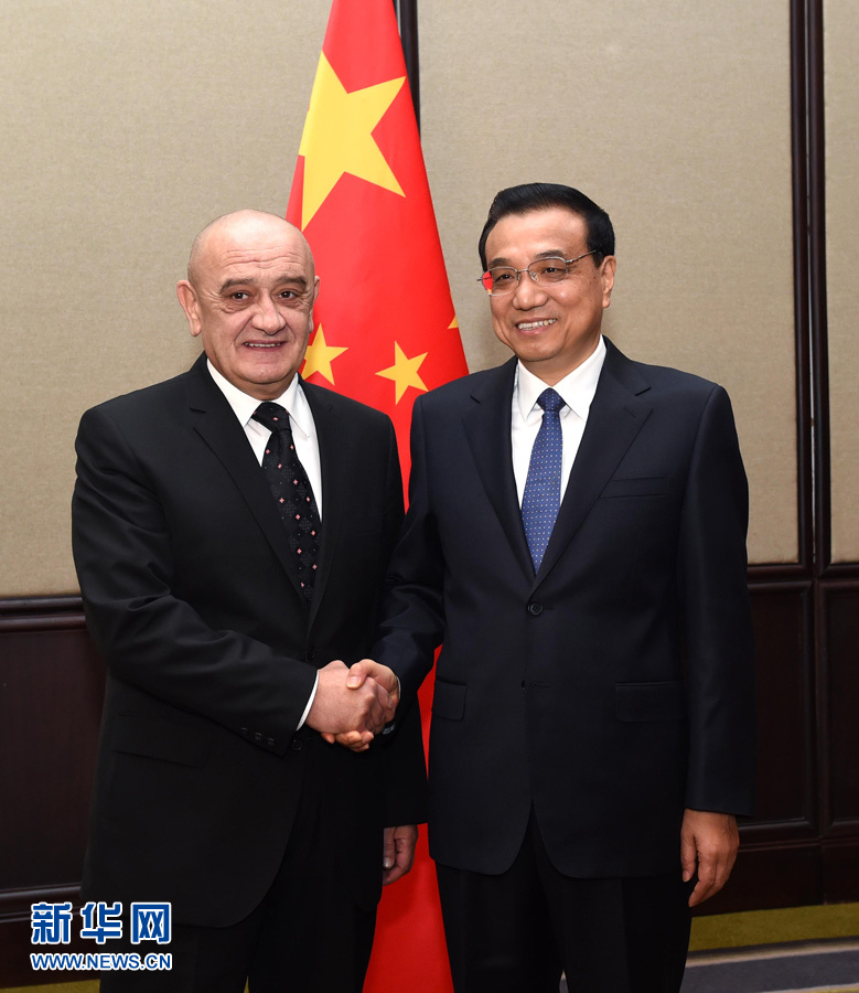 12月16日，中國國務(wù)院總理李克強(qiáng)在貝爾格萊德會見波黑部長會議主席貝萬達(dá)。 新華社記者 饒愛民 攝 