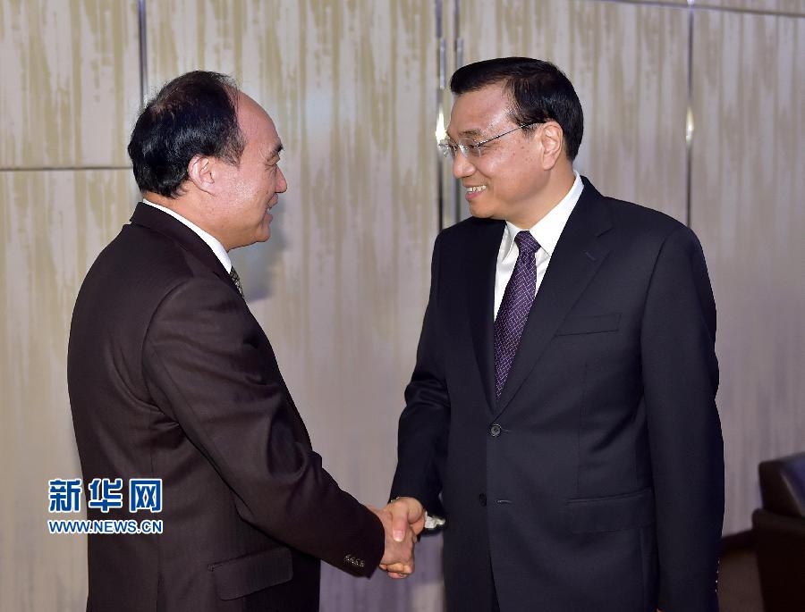 1月22日，中國國務(wù)院總理李克強(qiáng)在瑞士蘇黎世會(huì)見國際電信聯(lián)盟秘書長趙厚麟。 新華社記者 李濤 攝 
