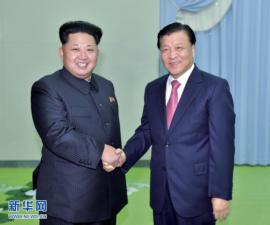 10月9日，中共中央政治局常委、中央書記處書記劉云山在平壤百花園迎賓館會(huì)見朝鮮勞動(dòng)黨第一書記金正恩。 新華社記者 李濤 攝