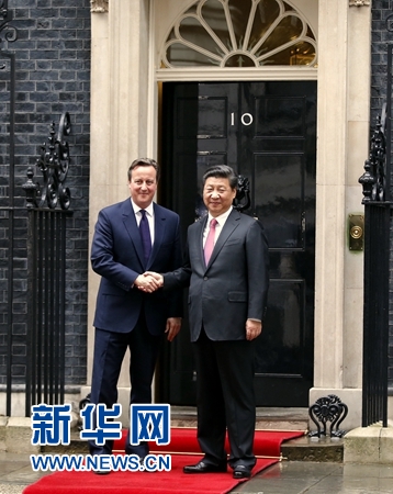 10月21日，國(guó)家主席習(xí)近平在倫敦唐寧街首相府同英國(guó)首相卡梅倫舉行會(huì)談。 新華社記者 鞠鵬 攝 