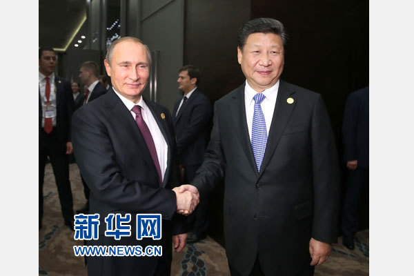 11月15日，國家主席習(xí)近平在土耳其安塔利亞會見俄羅斯總統(tǒng)普京。 新華社記者馬占成攝