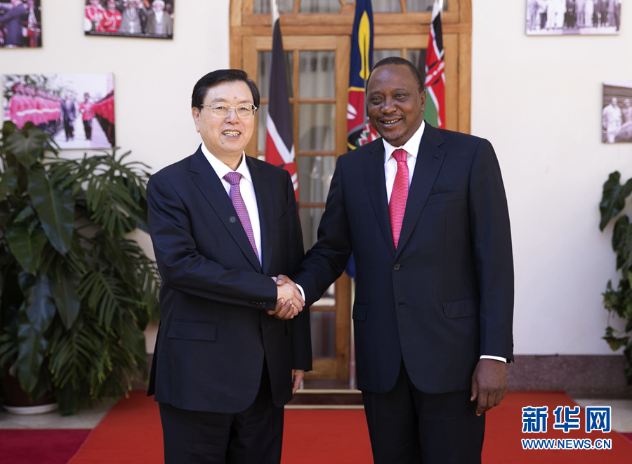 3月23日至26日，全國人大常委會委員長張德江對肯尼亞進(jìn)行正式友好訪問。這是3月24日，張德江在肯尼亞首都內(nèi)羅畢會見肯尼亞總統(tǒng)肯雅塔。 新華社記者馬占成攝