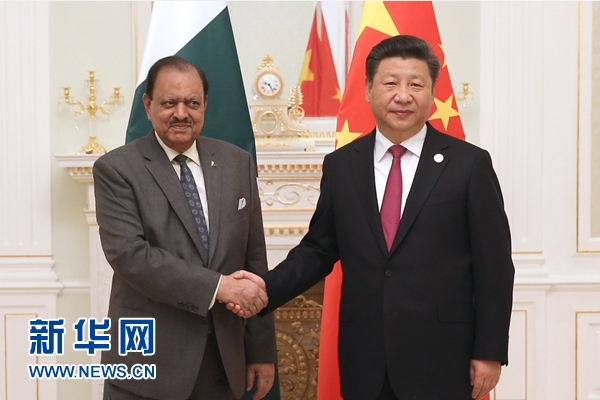 6月23日，國(guó)家主席習(xí)近平在塔什干會(huì)見(jiàn)巴基斯坦總統(tǒng)侯賽因。新華社記者馬占成攝