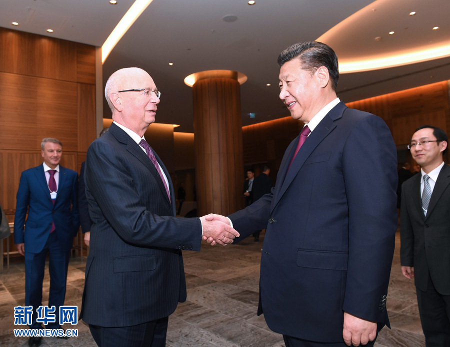 1月17日，國家主席習(xí)近平在瑞士達(dá)沃斯會見世界經(jīng)濟(jì)論壇主席施瓦布。 新華社記者 饒愛民 攝