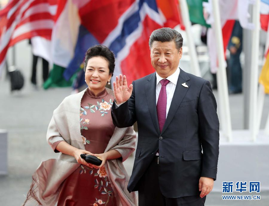 7月7日，二十國集團領(lǐng)導(dǎo)人第十二次峰會在德國漢堡舉行。國家主席習(xí)近平出席并發(fā)表題為《堅持開放包容　推動聯(lián)動增長》的重要講話。這是習(xí)近平和夫人彭麗媛出席漢堡峰會舉行的音樂會。新華社記者 劉衛(wèi)兵 攝 
