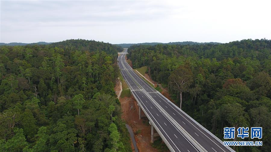 （國(guó)際&middot;圖文互動(dòng)）（1）中企承建斯里蘭卡南部高速公路延長(zhǎng)線全線通車