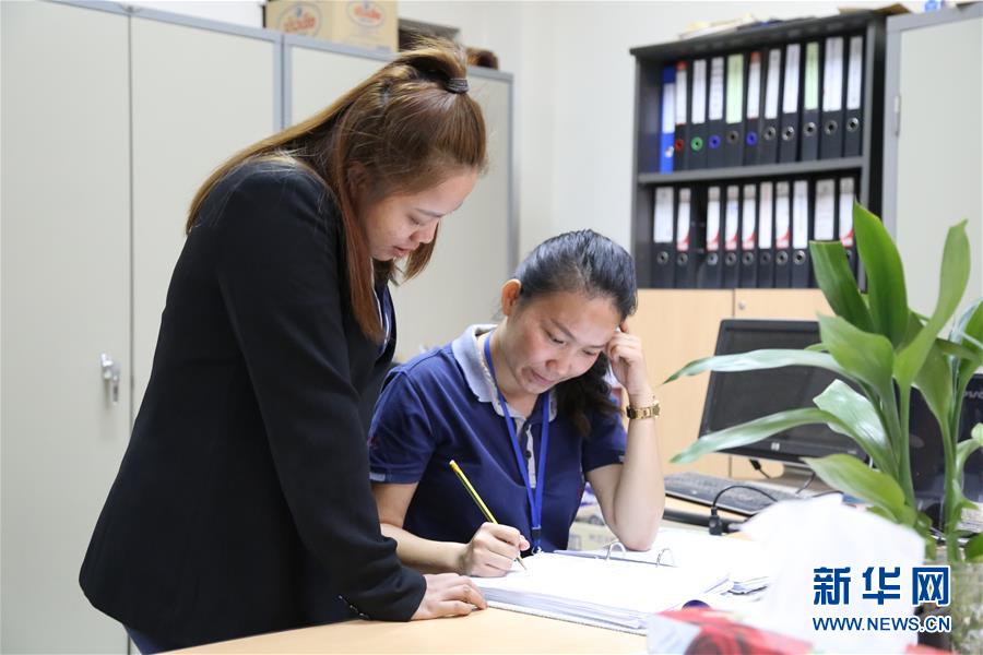 （國際&middot;圖文互動）（1）通訊：&ldquo;信守承諾，一諾千金&rdquo;&mdash;&mdash;一個(gè)老撾女孩在中國企業(yè)的十年成長史