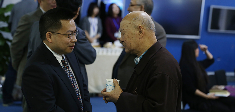 新華網(wǎng)第六屆&ldquo;縱論天下&rdquo;國際問題研討會(huì)嘉賓交流